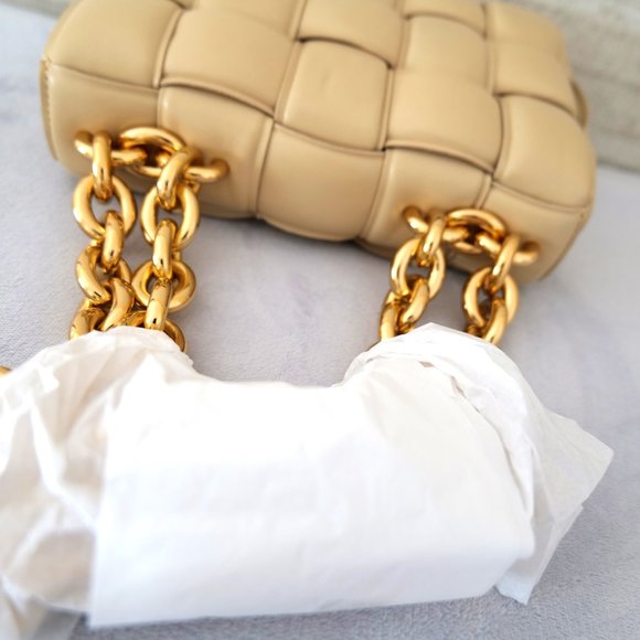 BRAND NEW NEVER USED BOTTEGA VENETA CHAIN CASSETTE BAG - BEIGE - Picture 6 of 16
